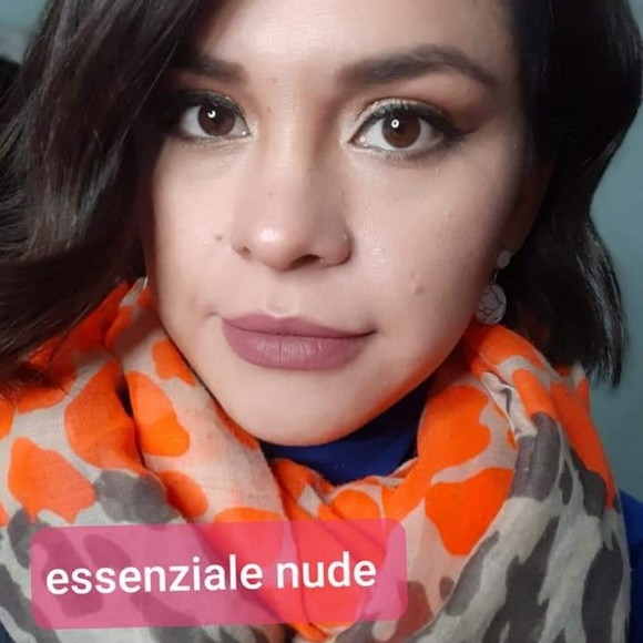 Mary Kay Mattissimo Lipstick Essenziale Nude. - Picture 7 of 9